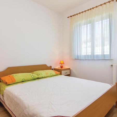 Beautiful Apartment In Porec With Kitchen Εξωτερικό φωτογραφία