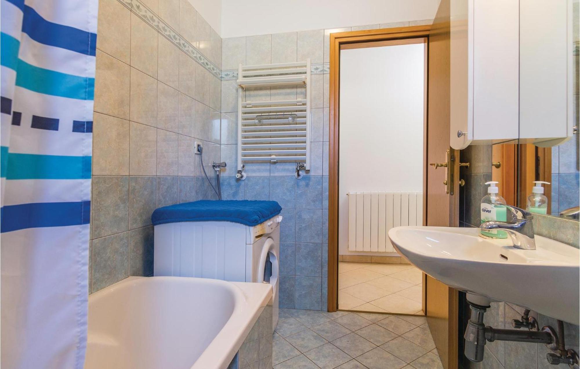 Beautiful Apartment In Porec With Kitchen Εξωτερικό φωτογραφία
