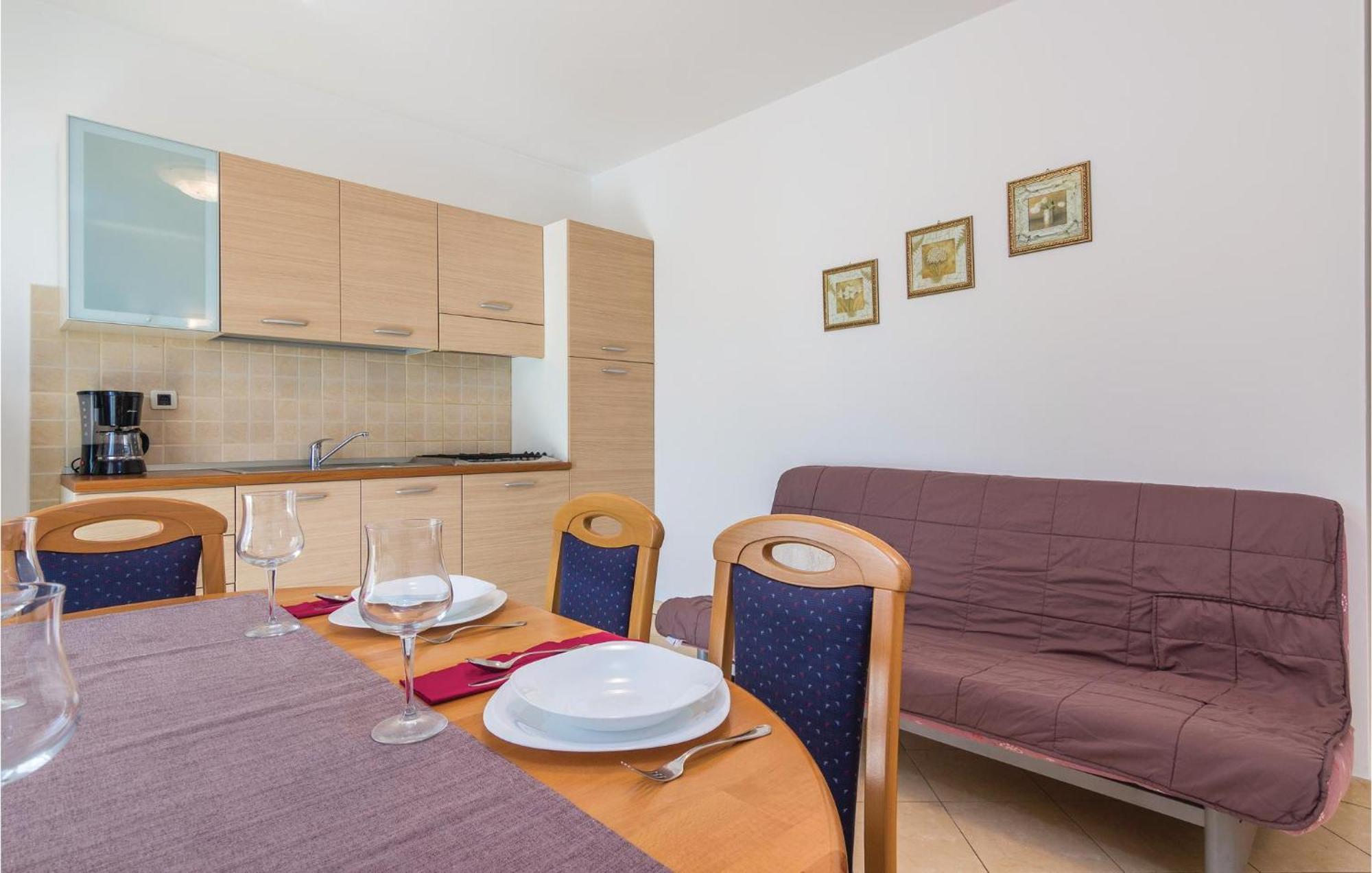 Beautiful Apartment In Porec With Kitchen Εξωτερικό φωτογραφία