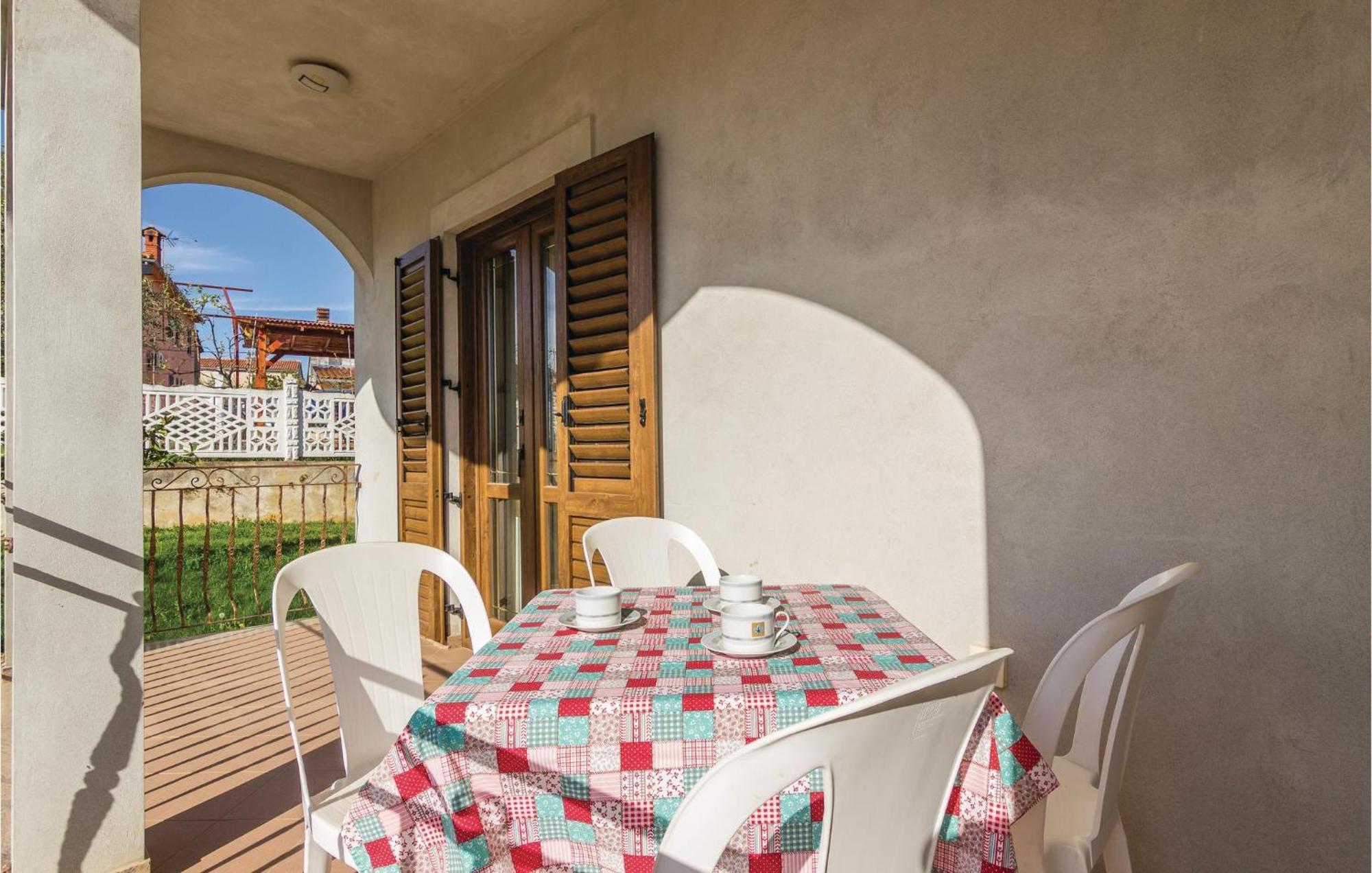 Beautiful Apartment In Porec With Kitchen Εξωτερικό φωτογραφία